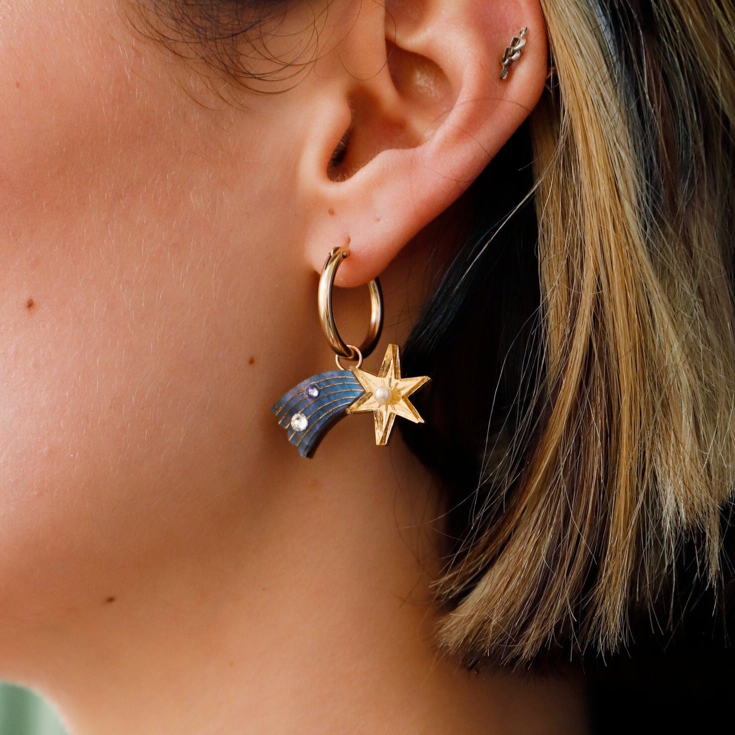 Shooting Star Gold Hoops - R1401H - Uneeka